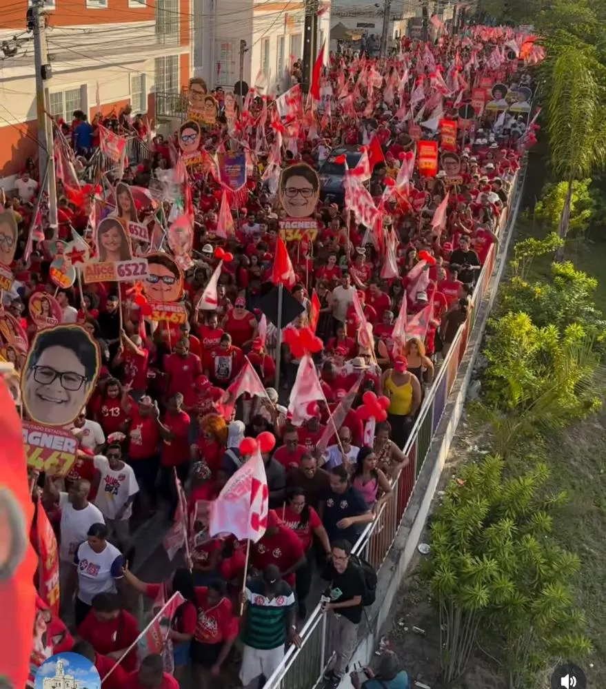 “A presença desse povão nas ruas aponta que ganharemos as eleições ainda no primeiro turno”, disse Ângelo Santana
