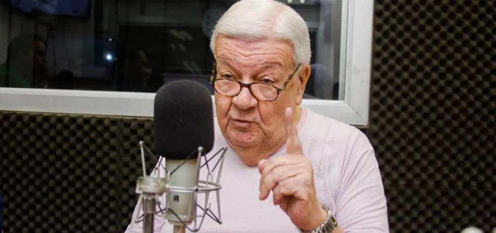 Ícone do rádio baiano, José Ataíde continua no ar, aos 92 anos, com 'Boa Tarde Bola' todo domingo, na Metrópole