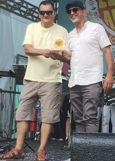 Raul Snetto e Júnior Novaes conquistam o segundo lugar no Concurso de Marchinhas Carnavalescas