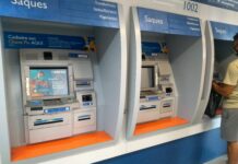 Caixa Econômica com apenas dois caixas eletrônicos funcionando