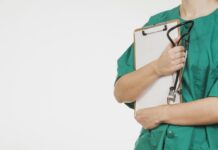 Mortes de enfermeiros, técnicos e auxiliares de enfermagem apresentaram queda