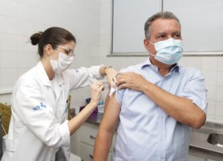 Rui Costa é vacinado