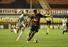 Vitória é derrotado pelo Náutico dentro do Barradão
