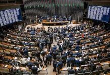 Cotas femininas avançam, mas estrutura partidária e anistia são entraves