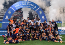 Timão comemora o título de tricampeão brasileiro feminino