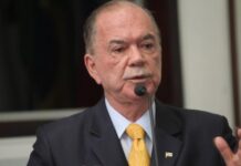 João Leão ao anunciar desistência de reeleição a deputado federal