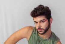 “Procissão do Desenterro” marca protesto contra o fechamento da Casa da Cultura