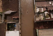 Sobe para 21 número de mortos por causa da chuva