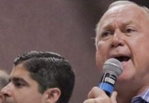 Justiça Eleitoral determinou a retirada dos outdoors espalhados em Alagoinhas com fotos de ACM Neto e Paulo Azi