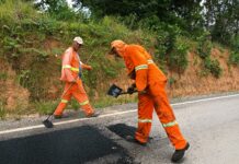 Após denúncia no site Jornal do Povo Online, BA-512 recebe operação tapa buraco