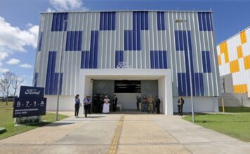 Em Camaçari, governador visita Centro de Desenvolvimento de Produtos da Ford