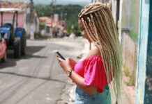 Governo leva sinal de celular e internet ao interior através de programas de inclusão digital