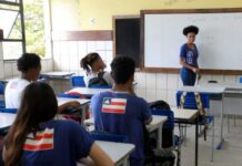 Estudante sebastianense fala sobre monitoria do Programa Mais Estudo que vai ofertar mais de 50 mil vagas