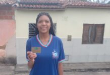 Famílias de estudantes da rede estadual recebem novo crédito do Programa Bolsa Presença, nesta sexta (10)