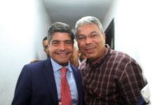 Ângelo Santana prestigia solenidade em que ACM Neto recebe título de Cidadão de Camaçari