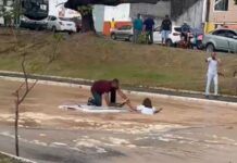 Adutora da Embasa rompe, forma buraco e ‘engole’ veículo na Avenida Garibaldi; assista