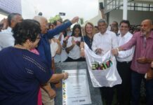 Em Amélia Rodrigues, governador entrega novo Colégio de Tempo Integral e participa de aula inaugural da rede estadual