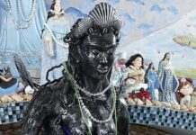 Escultura negra de Iemanjá é entregue à Colonia de Pescadores do Rio Vermelho