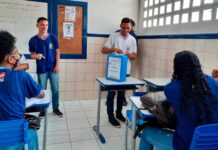 Estudantes participam de eleições para escolher líderes de classe e jovem ouvidor na rede estadual de ensino