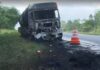 Carreta que pegou fogo na BR-324 ainda não foi removida