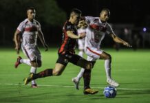 No apagar das luzes, Vitória marca contra o CRB e volta a vencer