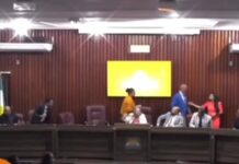 Vereador parte para cima de colega na Câmara de Madre Deus