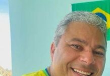 Ângelo Santana assiste estreia da seleção brasileira feminina na Copa do Mundo