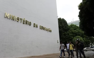 Governo aumentará carga horária de novo ensino médio