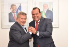 Geraldo Júnior manda recado enigmático em foto de mãos dadas com Luiz Caetano