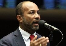 Bebeto fala de possível candidatura à deputado federal nas eleições de 2026