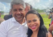 Síntia leva demandas sebastianenses ao governador durante entrega do CETEP