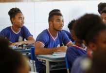 Escolas estaduais realizam busca ativa dos estudantes que ainda não foram se matricular