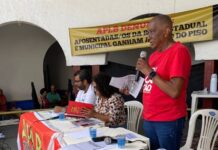 Professores rejeitam proposta do governo do Estado e aprovam paralisação de 48h