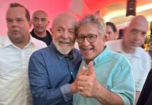 Caetano encontra com Lula em dia de anúncio de obras para Camaçari