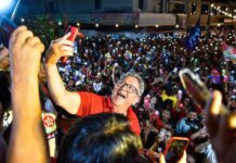 Caetano reúne mais de 10 mil pessoas nos PHOCs em meio de semana