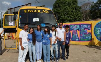 Estado entrega novos ônibus escolares em Monte Gordo e Arembepe, no município de Camaçari