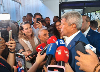 Governador Jerônimo autoriza concursos para contratação de 890 novos servidores