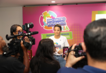 SEC anuncia Projeto Férias na Escola durante abertura do Encontro Estudantil 2025