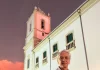 Caetano Veloso visita Santo Amaro e participa de novena